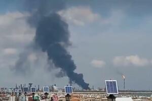 EKSPLODIRALA RAFINERIJA U RUMUNIJI: Jedan radnik poginuo, petoro povređeno! Nad letovalištem Mamaia vije se gust crni dim VIDEO