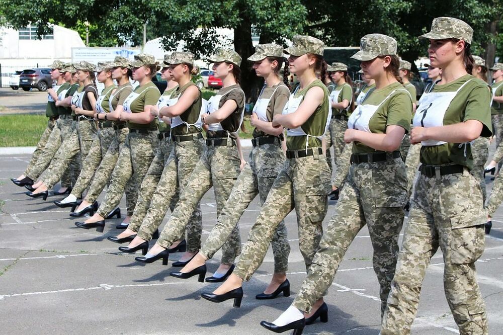 marš na štiklama, Ukrajina, štikle, ukrajinska vojska
