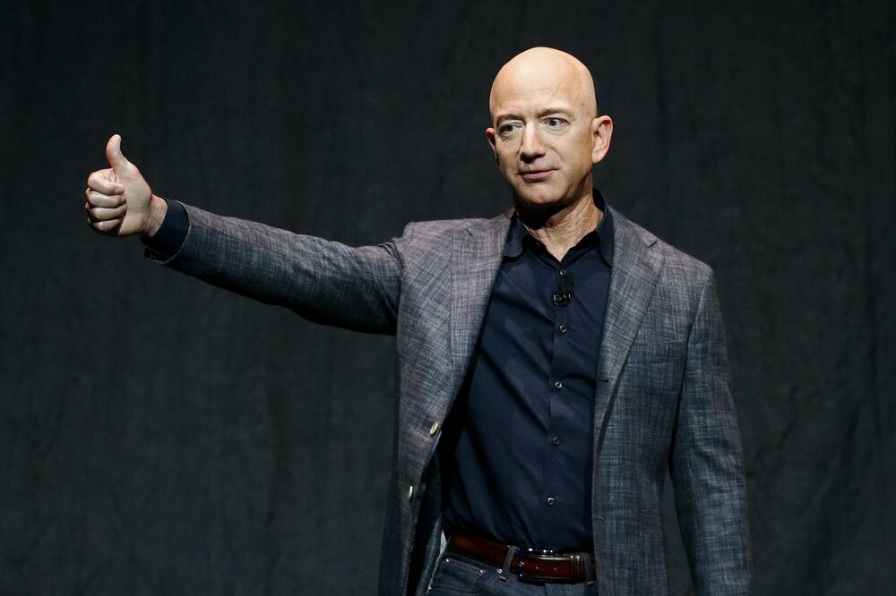 NAJBOGATIJI ČOVEK NA SVETU ODLAZI SA ČELA AMAZONA: Milijarder Džef Bezos se okreće svemirskoj kompaniji i sprema se za kosmos!