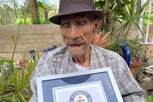 OVO JE EMILIO, NAJSTARIJI MUŠKARAC NA SVETU: Uzgajivač trske iz Portorika pred 113. rođendan ušao u Ginisovu knjigu rekorda!