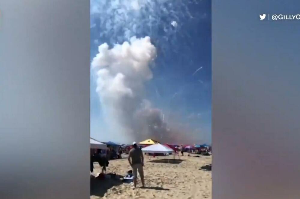 PROSLAVA 4. JULA KRENULA NAOPAKO: Istovarali vatromet na plaži, a onda je usledila nekontrolisana eksplozija i fijuci! VIDEO
