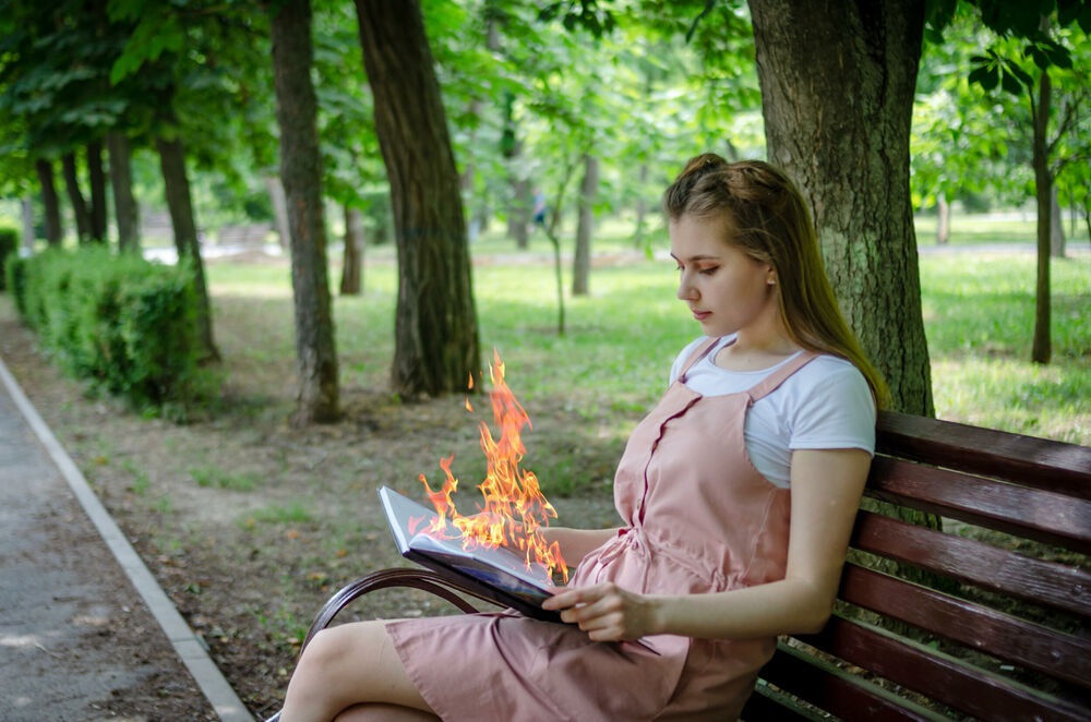 knjiga, devojka, zabrana, vatra
