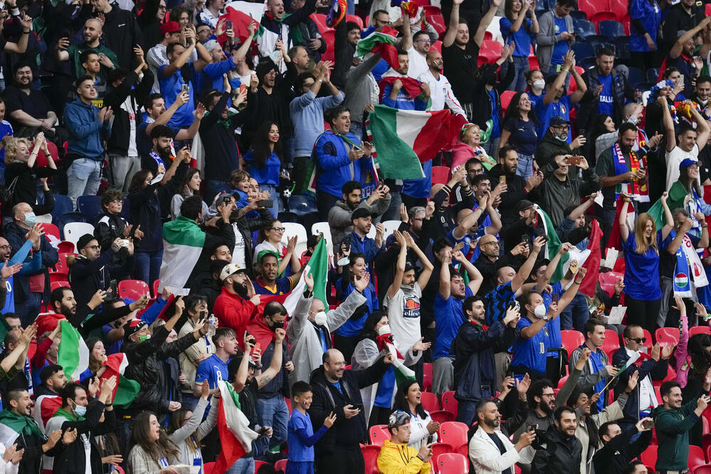 LONDON PREPUN TIFOZA: Na Vembliju italijanski i španski navijači sa prebivalištem u Britaniji!