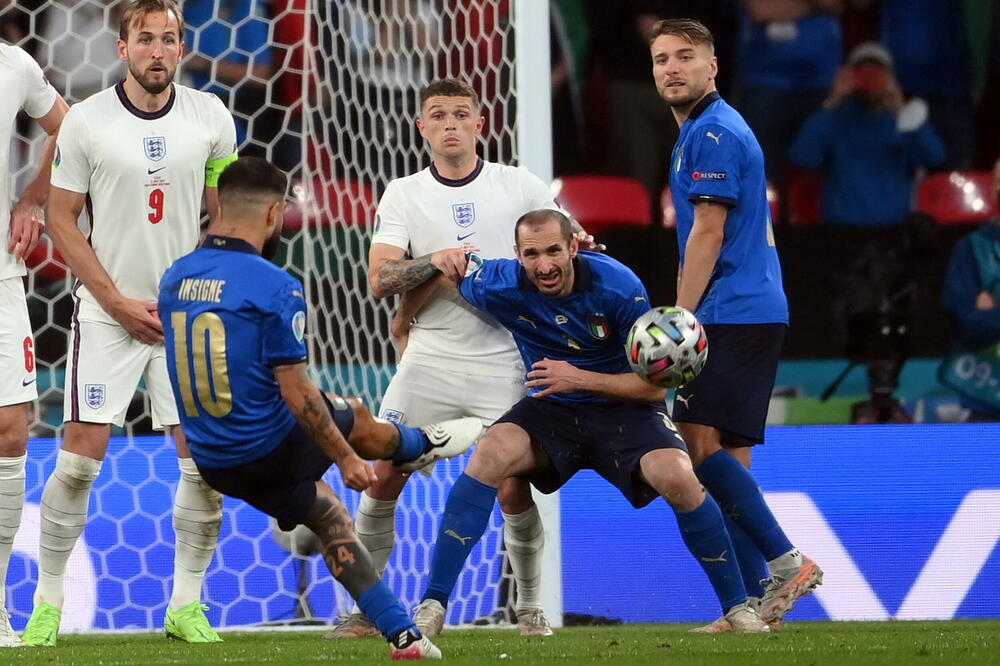 BONUĆI UTIŠAO VEMBLI: Ovako je Italija izjednačila u velikom finalu! VIDEO