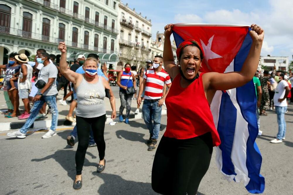 OTIŠAO KASTRO I DESILO SE OVO: Hiljade Kubanaca izašlo na ulice u najvećim antivladinim protestima poslednjih decenija VIDEO