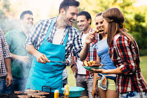 PRSTE DA POLIŽEŠ: Na ovaj način možete da pripremite najukusnija jela i okupite porodicu i prijatelje!