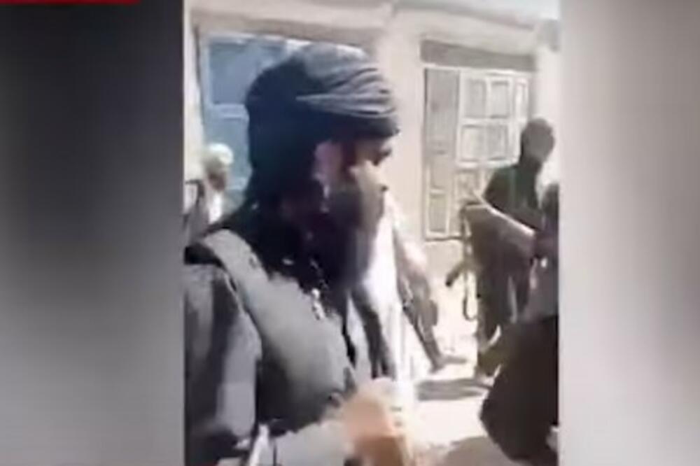 TALIBANI MASAKRIRALI VOJNIKE KOJI SU SE PREDALI Rafali odjekivali uz Alahu Akbar, molbe prolaznika neuslišene UZNEMIRUJUĆI VIDEO