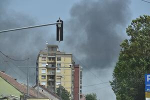 GORELI I NEBO I ZEMLJA: Ugašen požar u kikindskom ataru, još tinja kod Železničke stanice (FOTO)