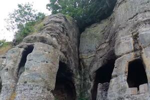 BILA JE DOM PROGNANOM KRALJU: Arheolozi veruju da je pećinska kuća iz 9. veka jedan od najstarijih enterijera u Britaniji