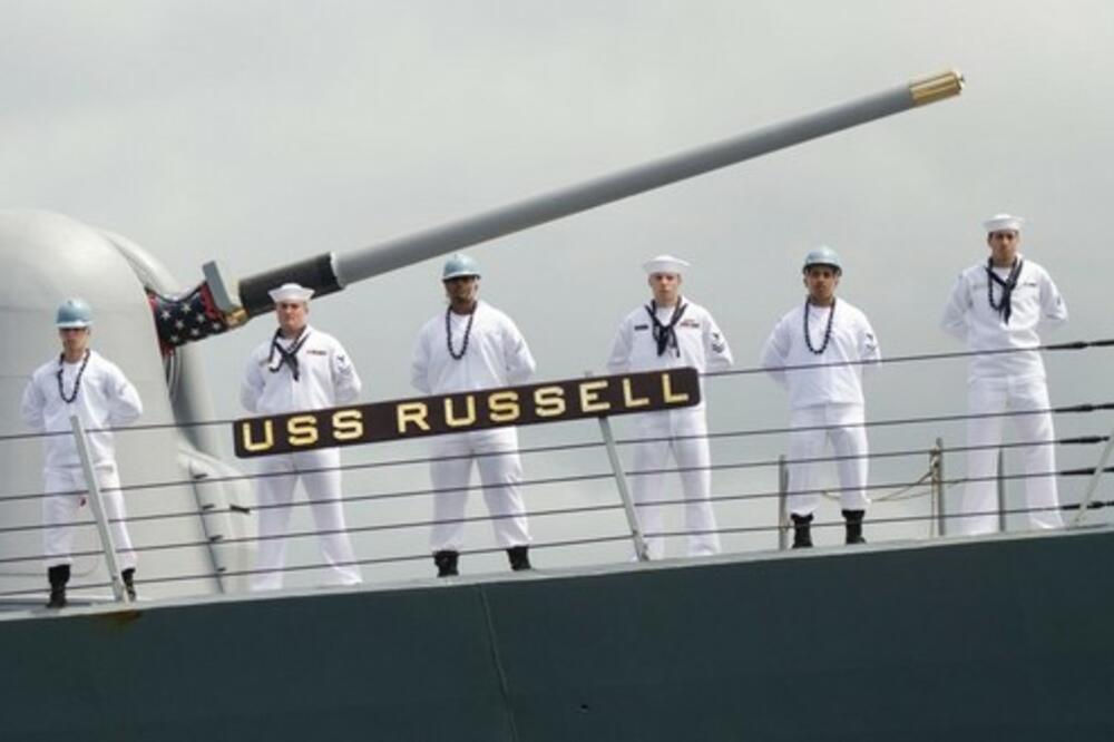 JEDAN AMERIČKI RAZARAČ IZAZVAO PROTEST PEKINGA U JUŽNOKINESKOM MORU: Evo čime je sve naoružan USS Rasel! VIDEO