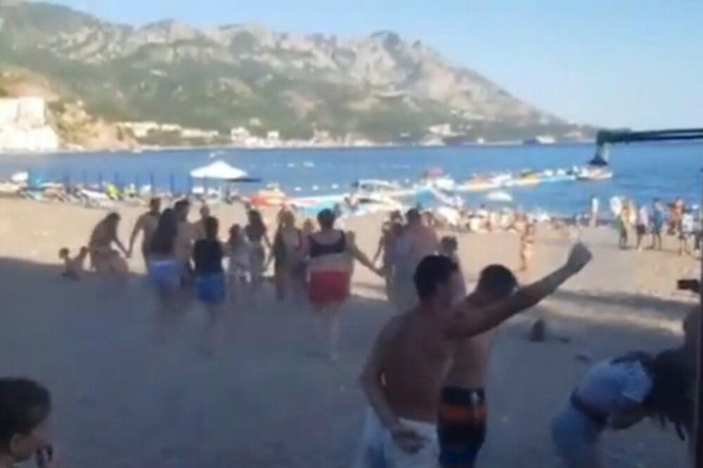 VESELI SE SRPSKI RODE: Turisti kolom ulepšali boravak na plaži u Bečićima! VIDEO