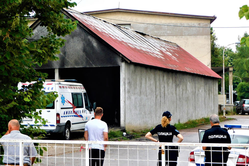 ČEKA SE REČ STRUČNJAKA: Ni posle mesec dana od požara u garaži saniteta lozničke Opšte bolnice ne zna se uzrok