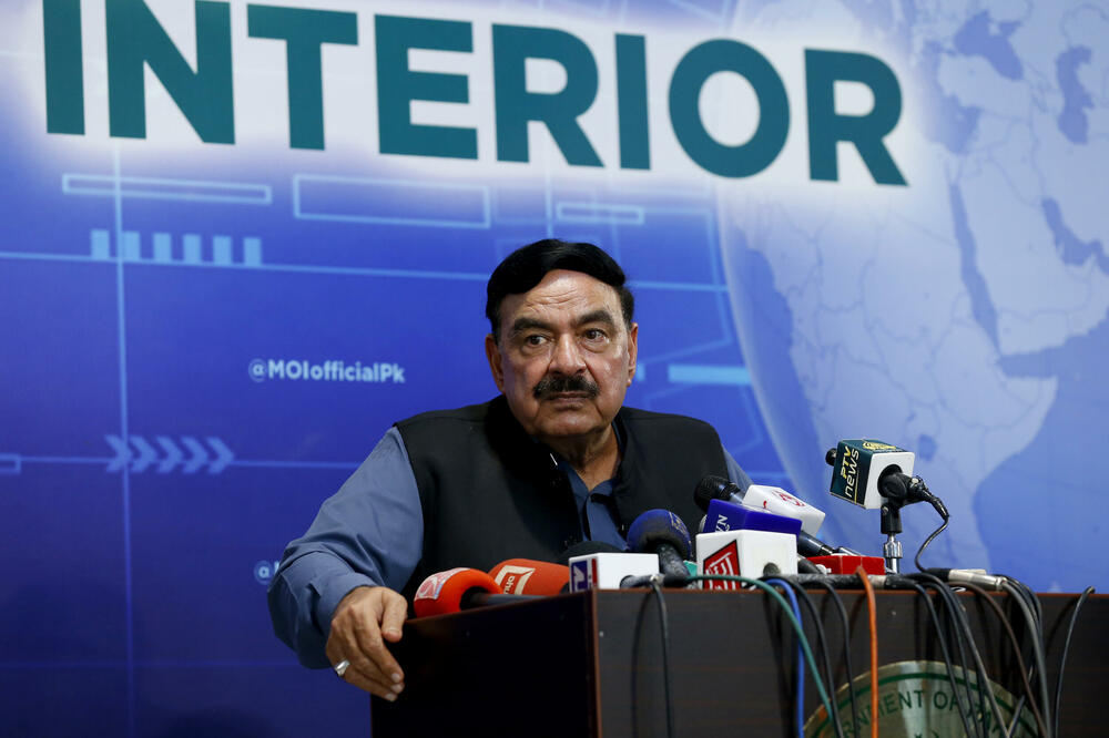 NAKON OTMICE AMBASADOROVE ĆERKE OŠTRI POTEZI: Avganistan povukao diplomate iz Pakistana!
