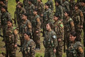 DOŠLE SU DA SE BORE, OSTALE SU ZBOG SLOBODE Zašto sve više i više kurdskih žena uzima u ruke oružje?