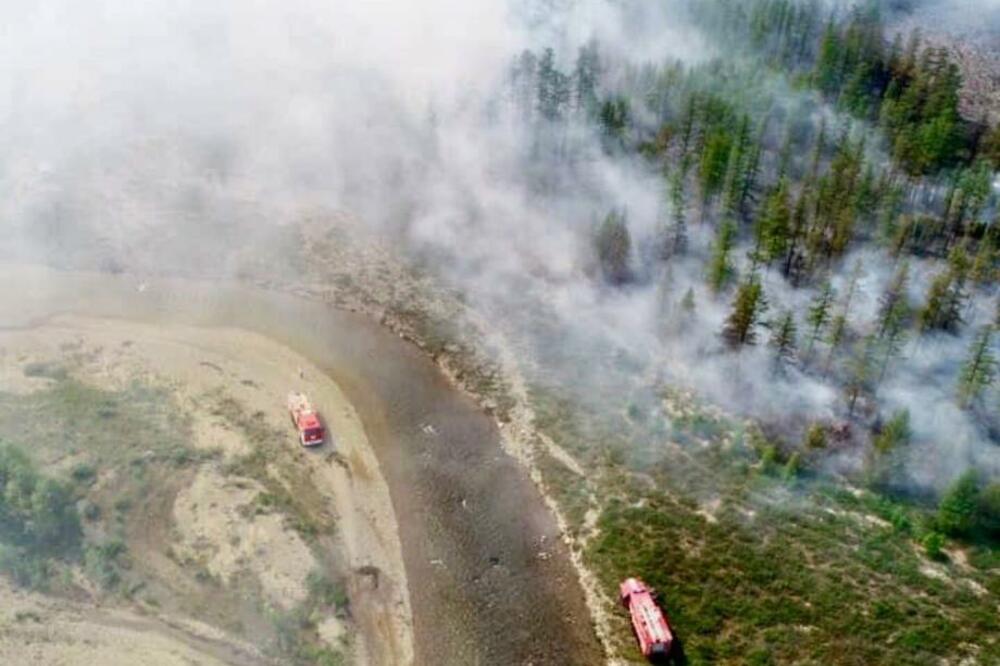 I DALJE GORI SIBIR Zbog više požara evakuisano nekoliko sela, izgorelo i oko milion hektara šume