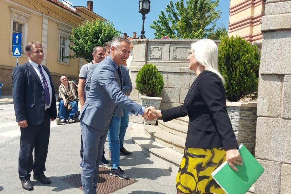 ZORANA MIHAJLOVIĆ POSETILA VRANJE: Potpredsednica vlade razgovarala sa građanima o problemima koji ih muče!