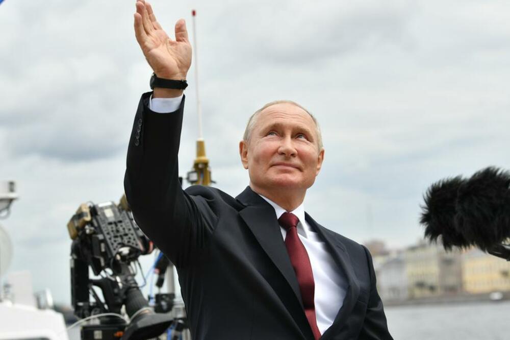 PUTIN, KORONA I ROĐENDAN: Peskov otkrio kada će i kako ruski predsednik proslaviti svoj najradosniji dan!