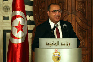 NOVI DETALJI HAOSA U TUNISU: Premijera navodno pretukli u predsedničkoj palati pre što je smenjen?