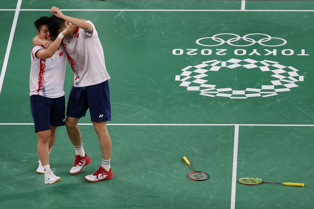 OI U TOKIJU: Zlato i srebro za Kinu u mešovitom dublu u badmintonu