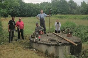 SLOŽNI MEŠTANI UREĐUJU SELO: Radna akcija u župskom selu Gornji Stupanj (FOTO)