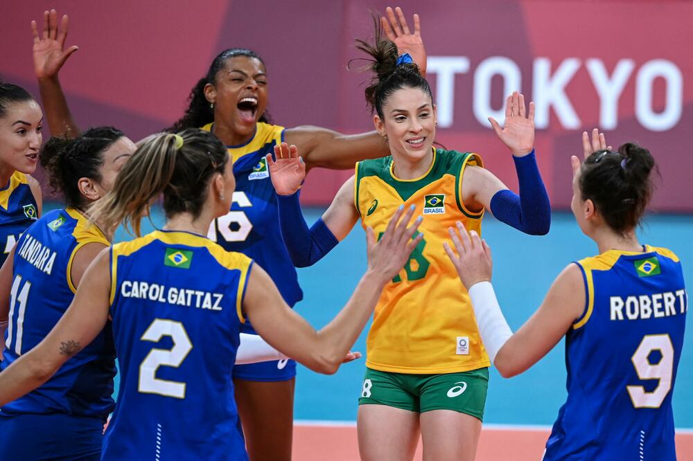 BRAZILKE SLAVILE POSLE PREOKRETA: Odbojkašice Brazila u polufinalu OI! Srbija saznale sve rivale u borbi za medalju!