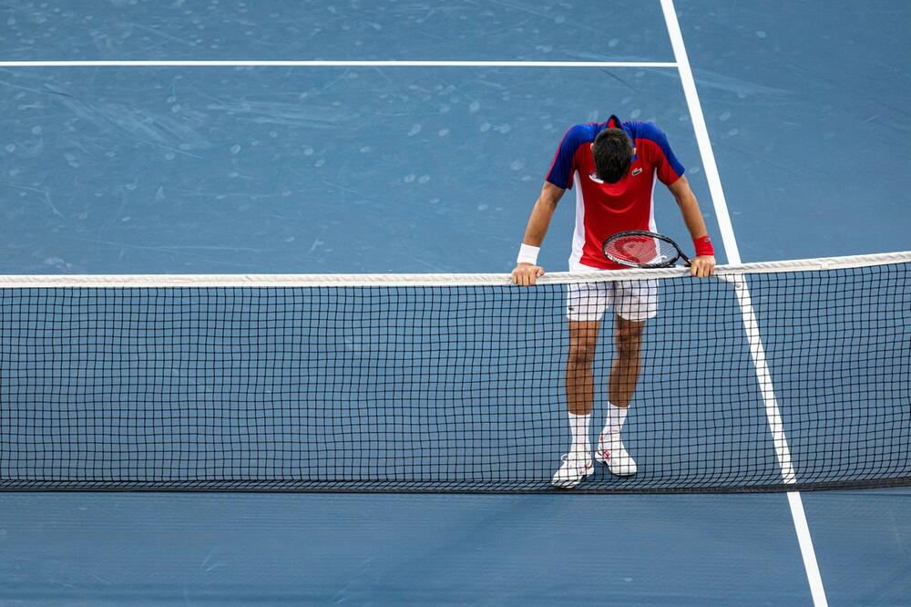 DVOSTRUKI ARŠINI PRERASLI U POTPUNI SMRAD Tekst koji je uzdrmao svetski tenis: Zašto se velikanima praštaju greške, samo Novaku NE