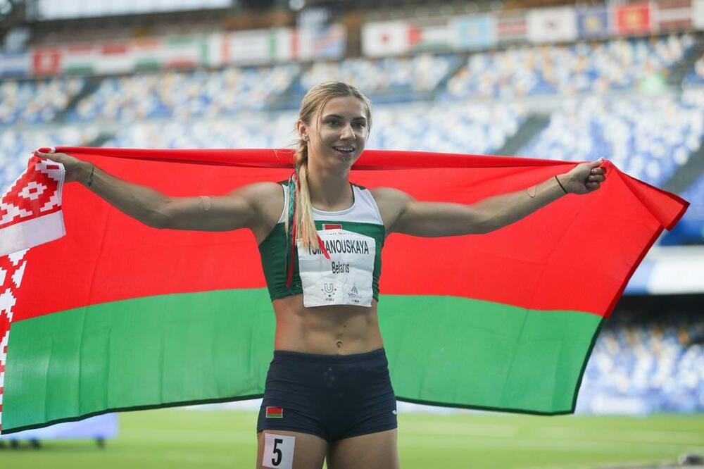 SKANDAL U TOKIJU KAKAV SE NE PAMTI! TERAJU JE SA OLIMPIJADE, ONA NEĆE KUĆI: Atletičarka po aerodromu jurila policiju i AZIL! VIDEO