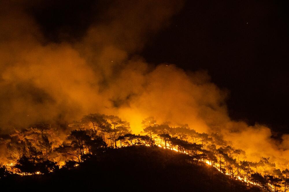 BUKTINJE SE NE SMIRUJU U Turskoj gori još 11 požara