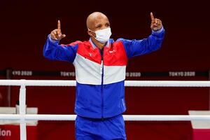 ZLATO ZA KUBANSKOG BOKSERA U TOKIJU: Ronijel Iglesijas olimpijski šampion valter kategorije