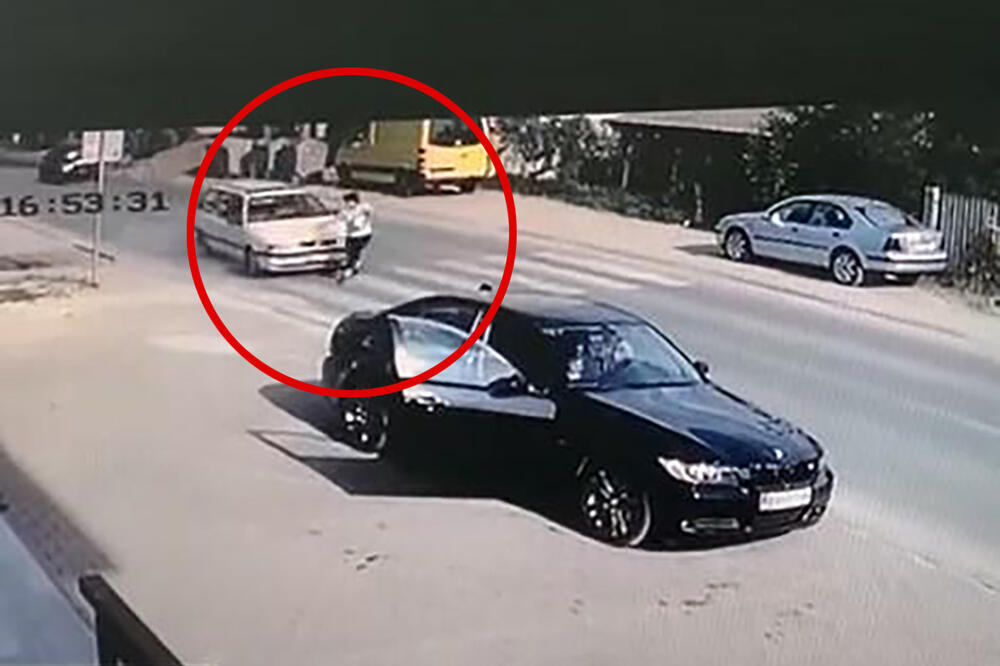 STRAVIČAN SNIMAK GAŽENJA U NOVOM PAZARU: Automobil pokosio ženu na pešačkom prelazu! VIDEO