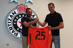 CRNO-BELI IMAJU NOVOG GOLMANA: Milan Lukač se vratio u Partizan! FOTO