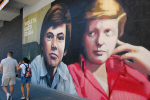 PERA TRTA OVEKOVEČEN NA ZIDU! Kraljevo dobilo mural sa likovima iz legendarnog domaćeg filma (FOTO)