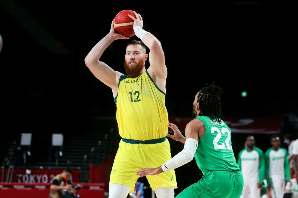 OŠTETIO NERV VRATA! Teška povreda košarkaša Australije zbog koje nije mogao da primi bronzu