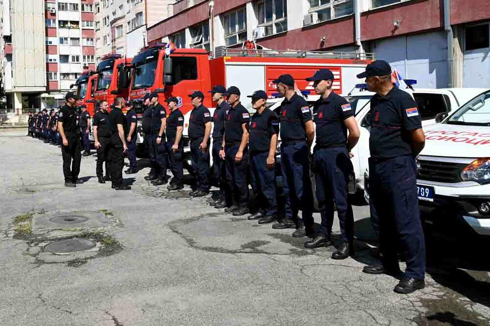 STIŽE POMOĆ GRČKOJ IZ SRBIJE: 14 vatrogasnih vozila i 3 helikoptera krenulo da pomogne u gašenju požara