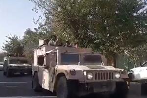 TALIBANIMA SE PREDALO STOTINE AVGANISTANSKIH VOJNIKA: Islamisti preuzeli kontrolu nad Kunduzom! Zaplenjeno oružje i vozila