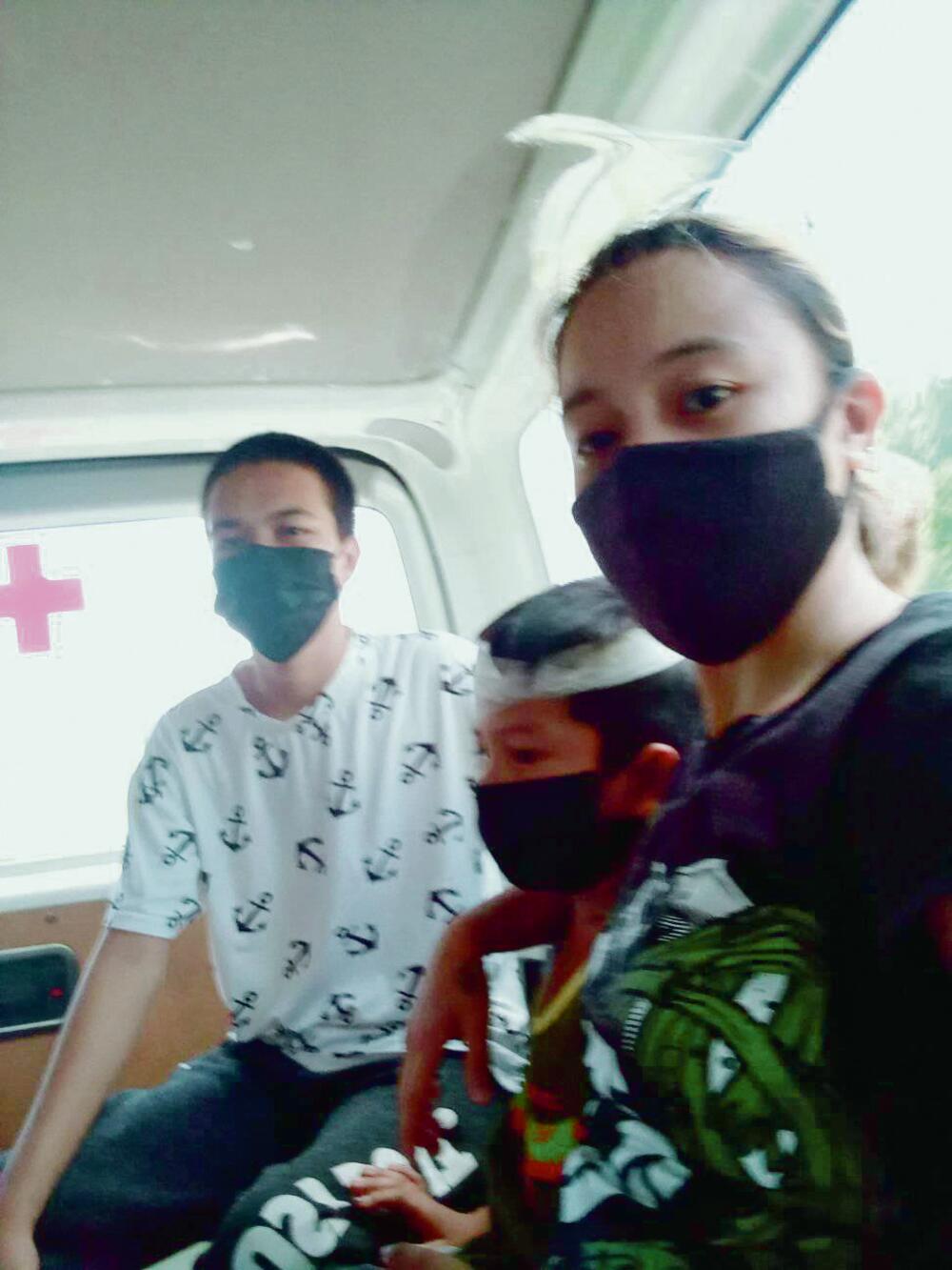 S roditeljima u hitnoj pomoći Mališan na putu u bolnicu na pregled