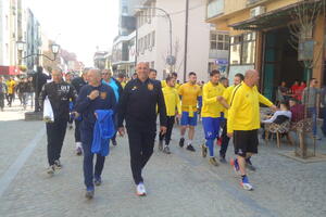 BRAVO! Trener FK Dinamo Dragan Antić donirao Zdravstvenom centru Vranje veću količinu kanila za decu! FOTO