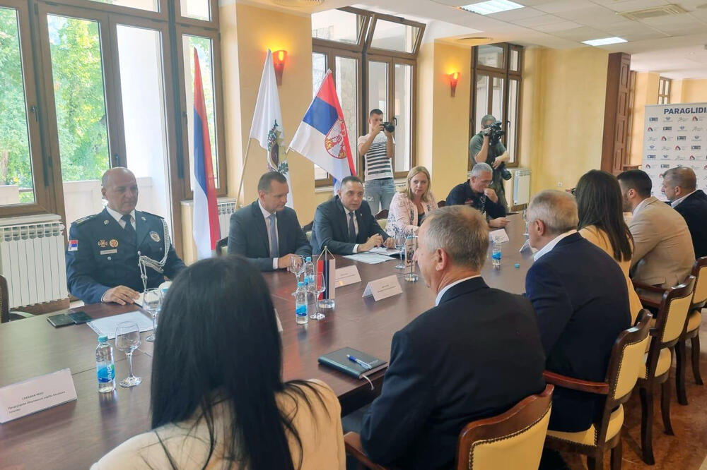 MINISTAR MUP U DRVARU Vulin: Dok predsednik Aleksandar Vučić vodi Srbiju, pomoć Srbima neće izostati (FOTO)