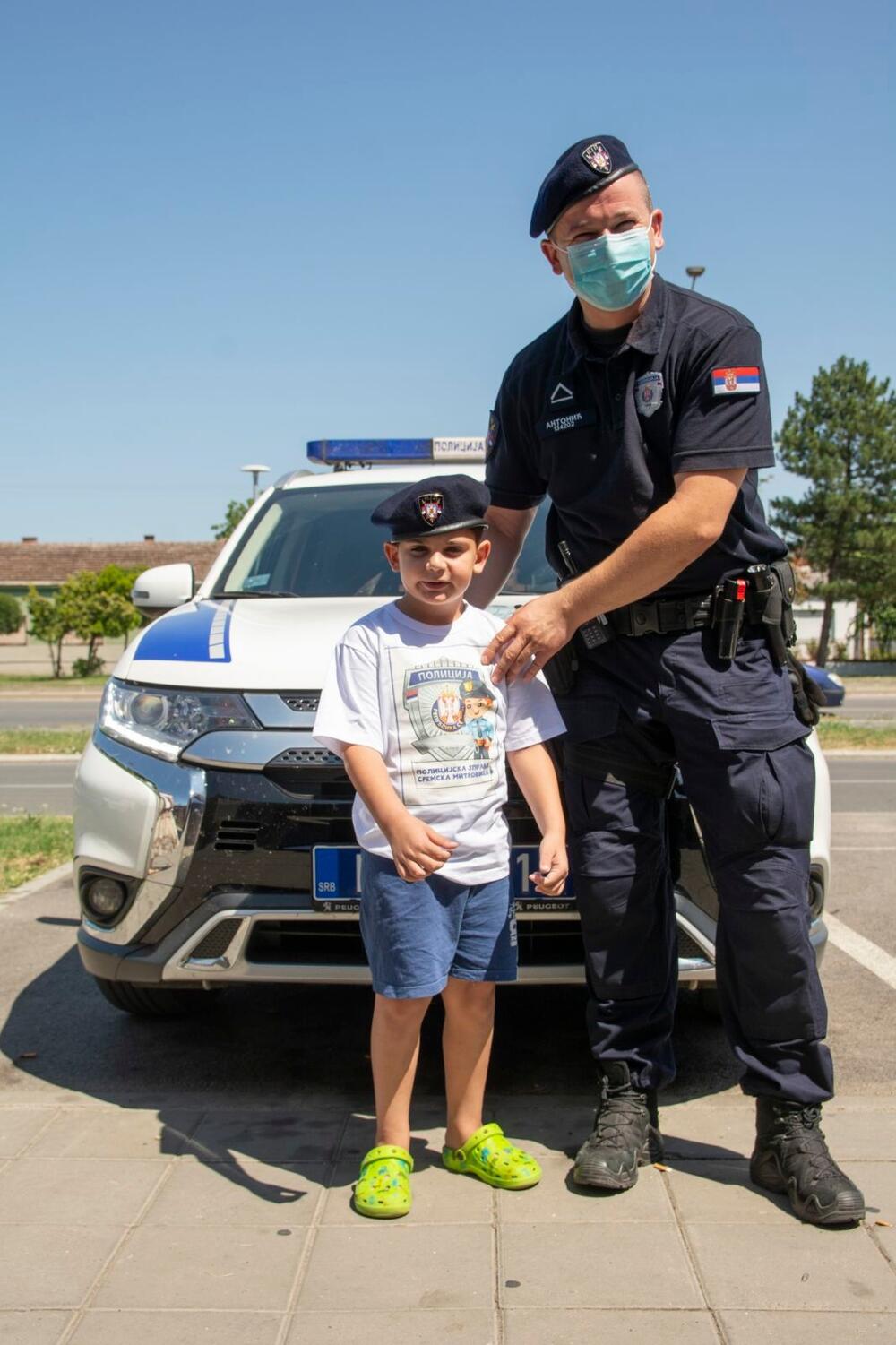 dečak i policija Sremska Mitrovica