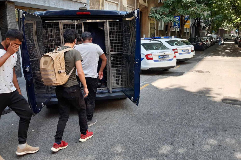 PRONAĐEN 31 ILEGALNI MIGRANT U BEOGRADU: Policija ih pronašla prilikom kontrole na mestima gde se okupljaju