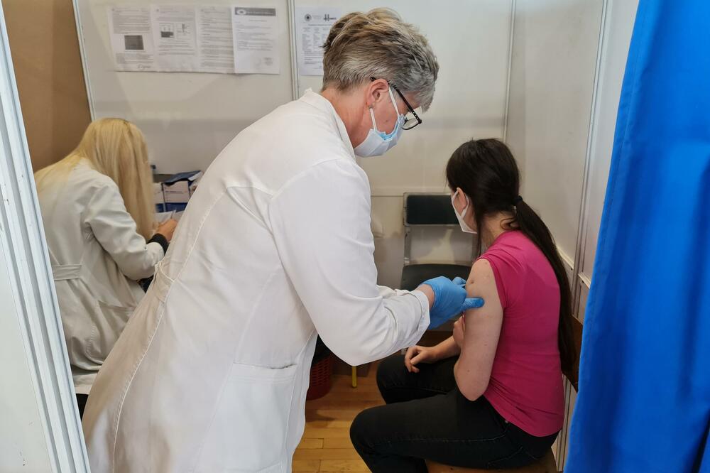 U PČINJSKOM OKRUGU 55 NOVOOBOLELIH OD KORONE: U Vranju su zaključno sa jučerašnjim danom ukupno date 80.803 vakcine