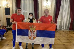 BRAVO SRBIJO: Boško ide na lečenje, Meridian kupio zastavu sa potpisima olimpijaca!