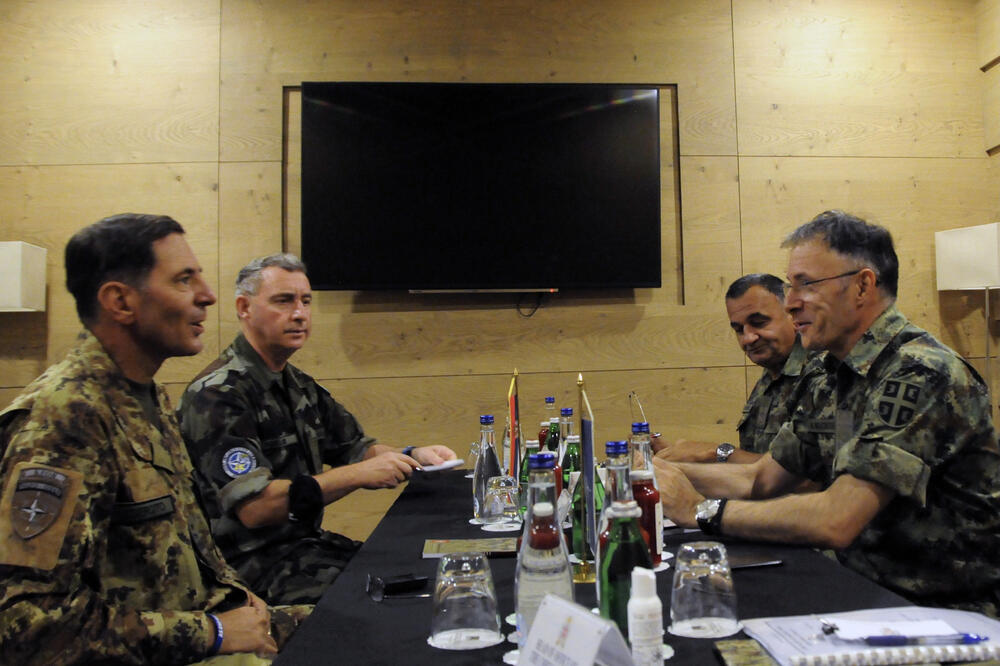 SASTANAK NA VISOKOM NIVOU: General Mojsilović sa komandantom Kfora o situaciji na KiM