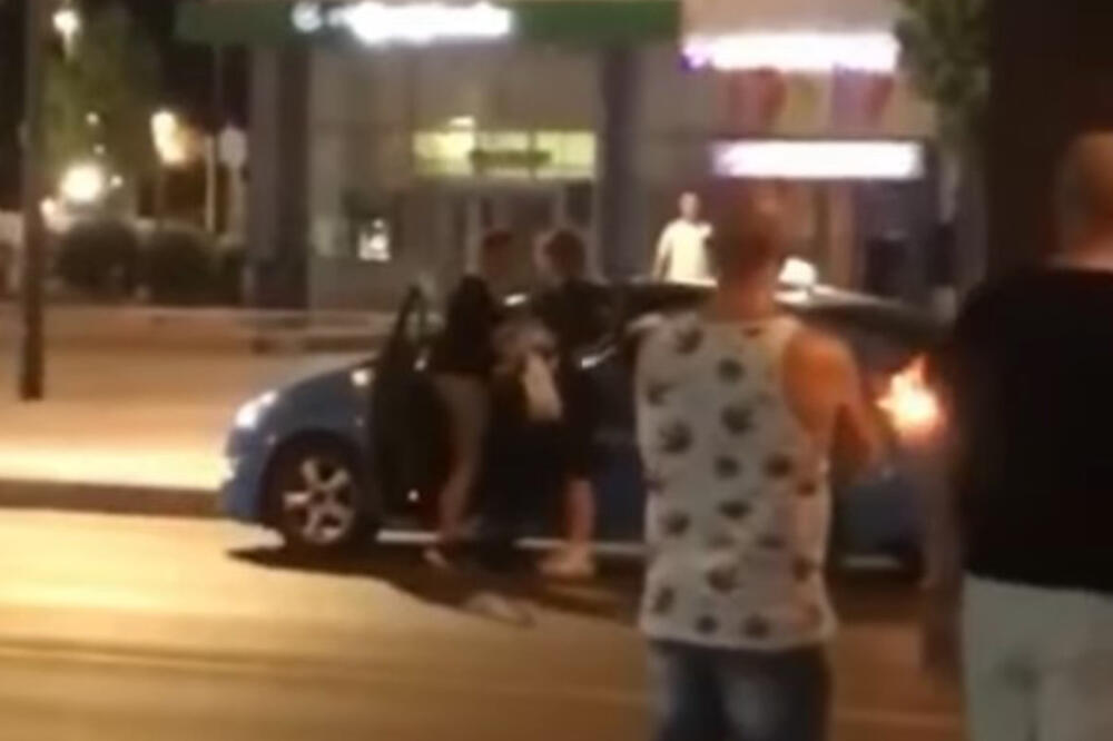 POGLEDAJTE SNIMAK BRUTALNOG NASILJA U NIŠU: Mladić šutirao taksistu koji je sedeo u autu VIDEO