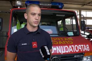 LICE U LICE SA VATRENOM STIHIJOM! Najmlađi vatrogasac (26) koji je gasio požare na Eviji za Kurir TV: Bilo je NESVAKIDAŠNJE