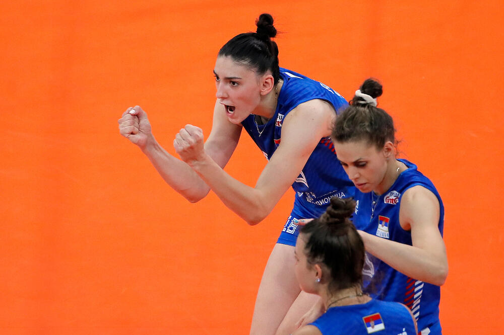 ODBOJKAŠICE GAZE REDOM! Srbija srušila Azerbejdžan i stigla do 20. uzastopne pobede na Evropskom prvenstvu VIDEO