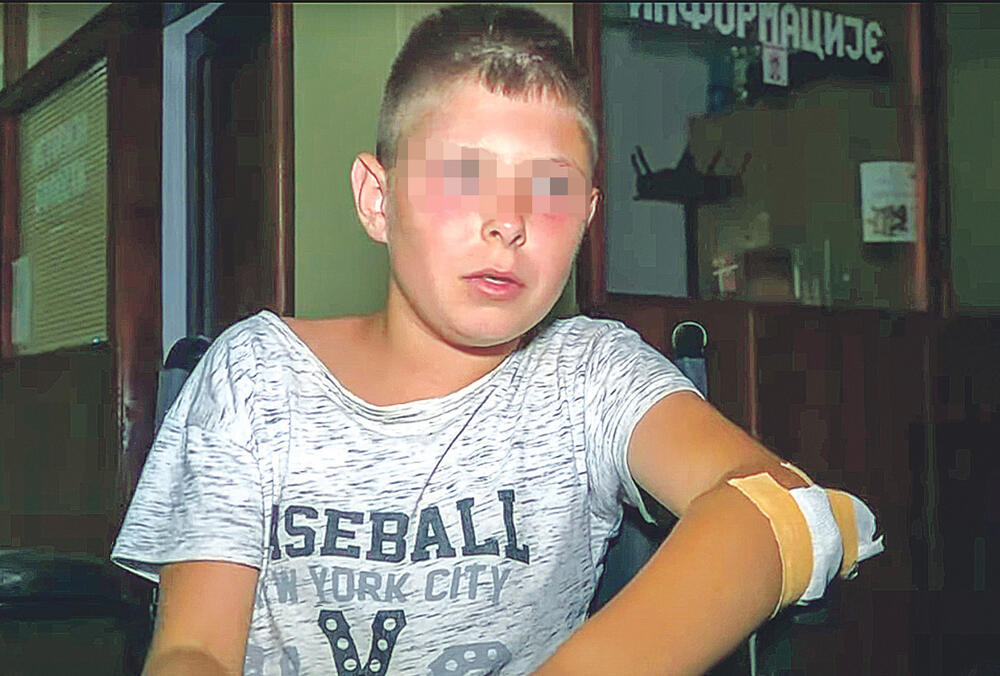 Pokidali mu krstić Nikola Perić (13) iz Vučitrna