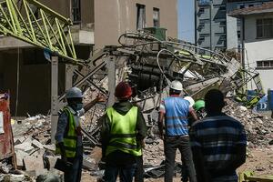 KRAN SE SRUŠIO I UBIO 9 LJUDI: U nesreći u Najrobiju stradali i kineski inženjeri! Dizalica se srušila nakon izgradnje 14. sprata!