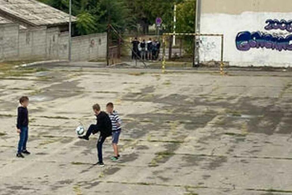 školsko dvorište, hapšenje, Oslobodioci Beograda, hapšenje u školskom dvorištu