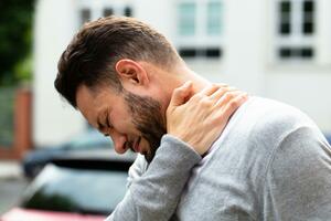 CERVIKALNI SINDROM: Muče vas hronični, skoro svakodnevni bolovi u vratu? Ovo vam treba za život bez tegoba!